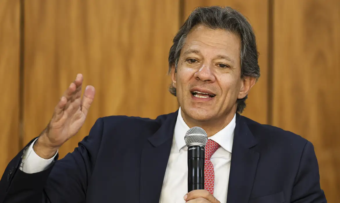 Até 600 sites de apostas serão bloqueados no Brasil nos próximos dias, diz Haddad