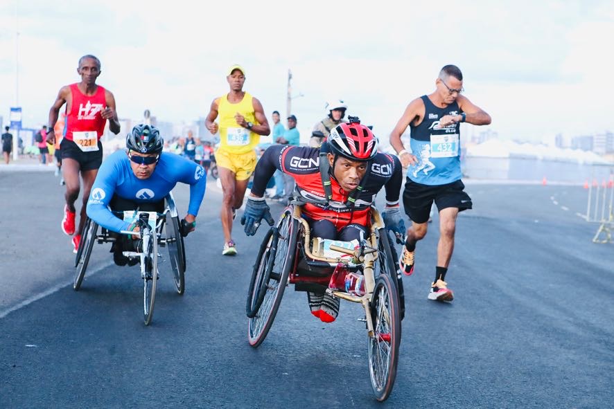 Velocidade e superação marcam a Maratona Salvador 2024