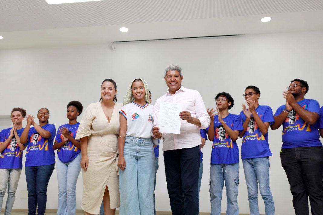 Música e arte celebram inauguração da nova escola de tempo integral em Santo Amaro da Purificação