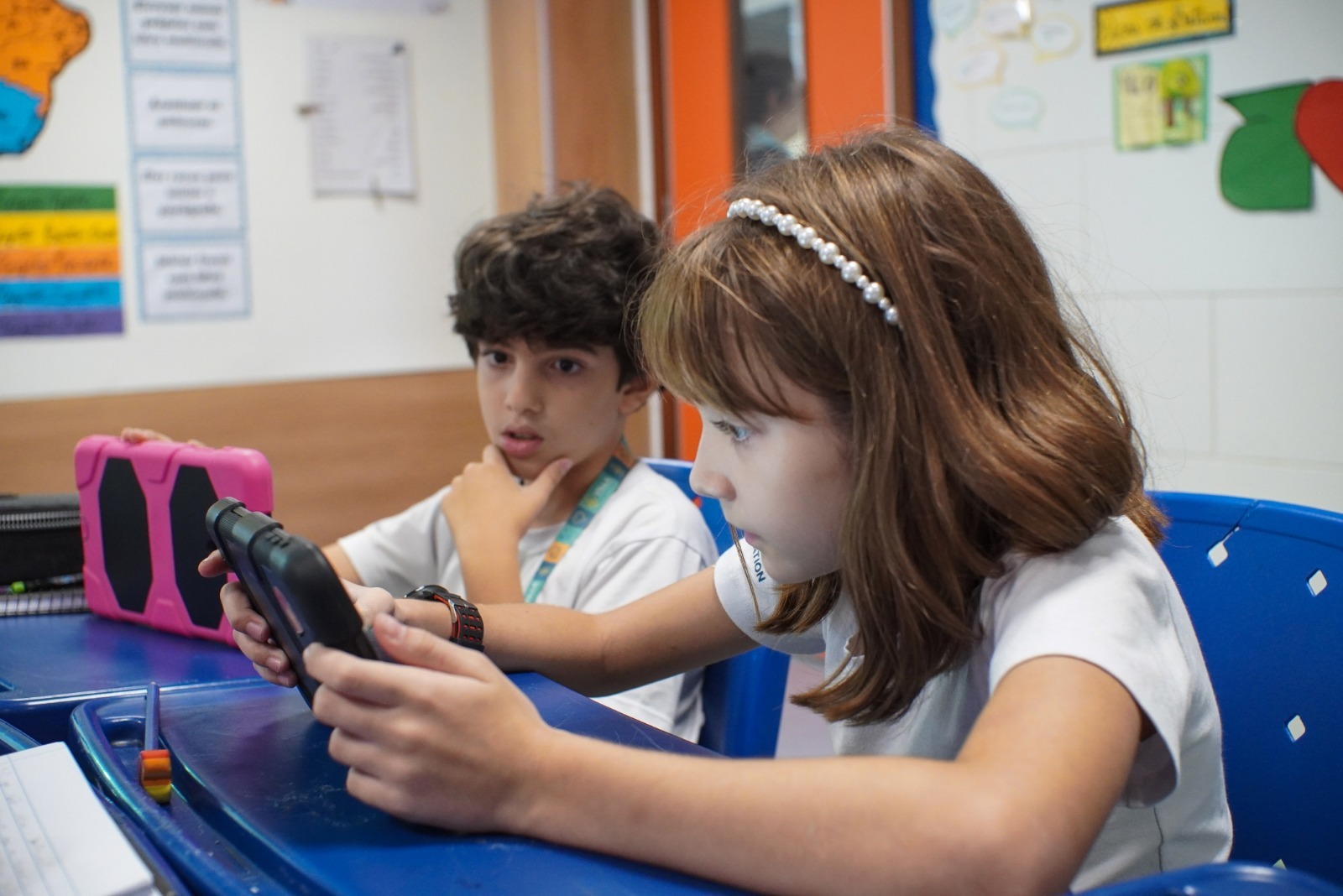 Villa Global Education inova, cria métodos sobre a proibição do uso do celular na sala de aula