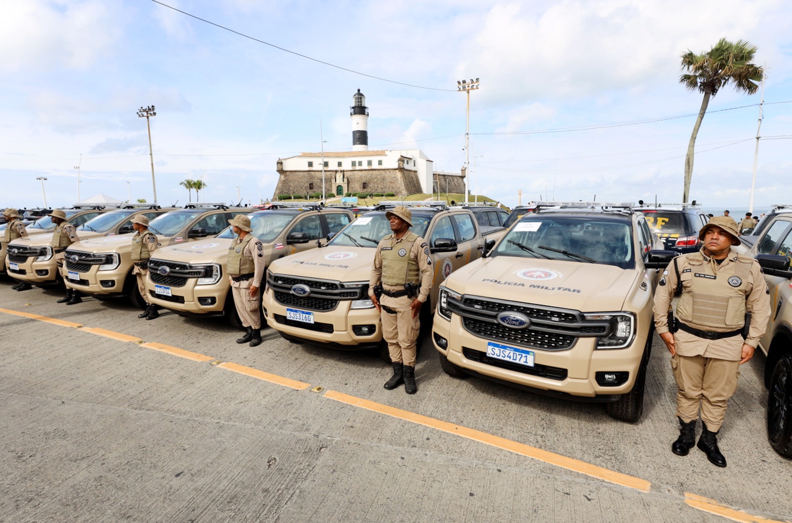 Bahia recebe nova frota de viaturas e equipamentos para a segurança pública