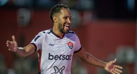 Imagem do post Vitória vence RB Bragantino e sai do Z4