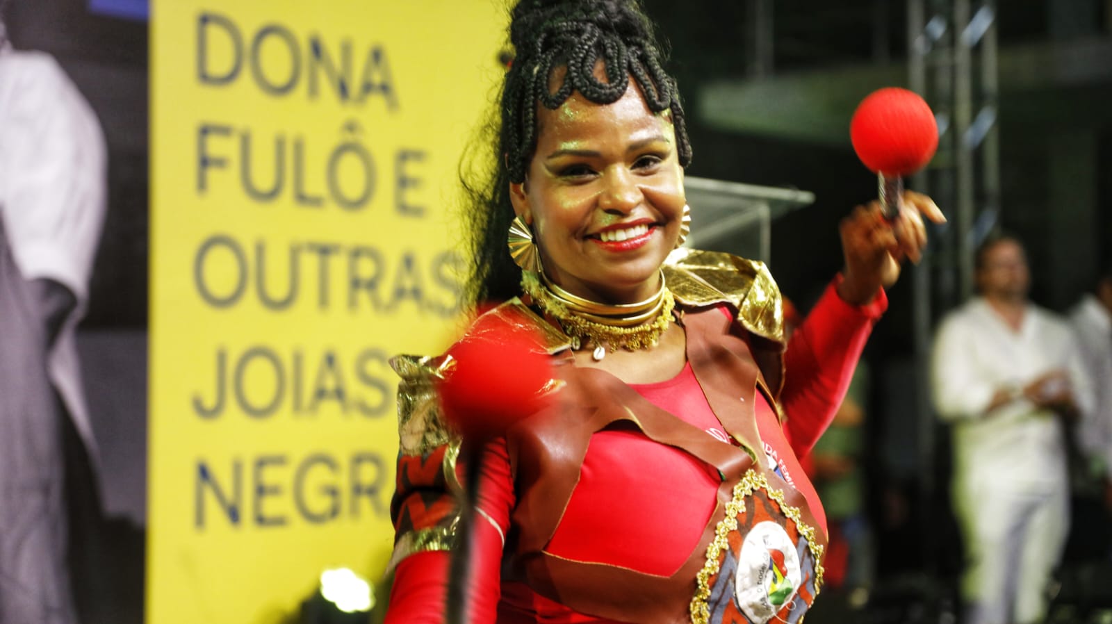 Exposição de joias de crioula, fotografias e outros objetos conta história de mulheres negras do Brasil