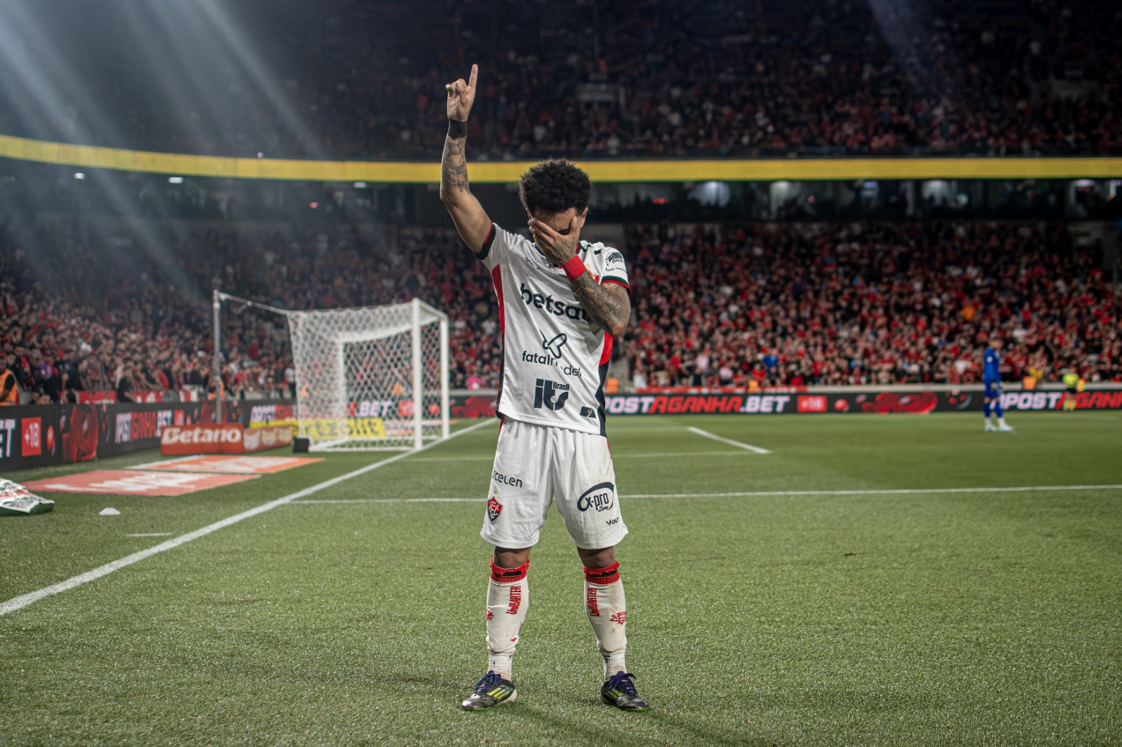 Vitória enfrenta o Botafogo no Engenhão neste sábado. Confira prováveis escalações