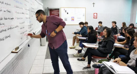 Imagem do post Enem 2024: MEC divulga gabaritos oficiais e cadernos de questões