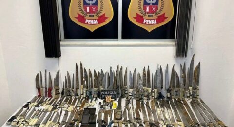Imagem do post Operação de intervenção retira celulares e facas do Conjunto Penal de Eunápolis