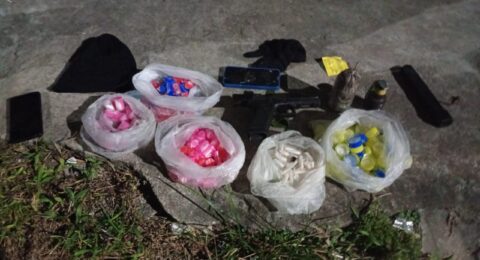 Imagem do post PM apreende arma de fogo, granada e drogas em Tancredo Neves