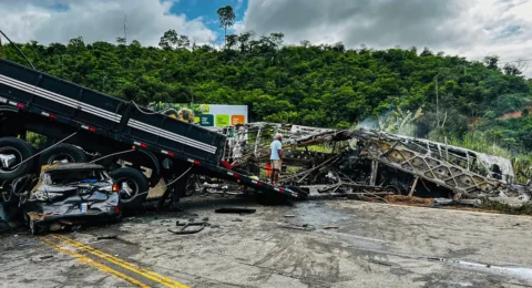 Imagem do post Acidente em rodovia deixa 38 mortos, ônibus viria para Vitória da Conquista