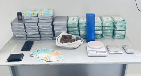 Imagem do post PM retira de circulação quase 54 kg de drogas em LEM