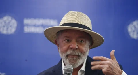 Imagem do post Tem direito à presunção de inocência, diz Lula sobre Braga Netto