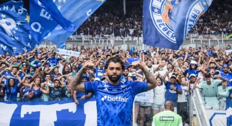 Imagem do post Gabigol é apresentado pelo Cruzeiro com Mineirão lotado