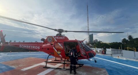 Imagem do post Helicóptero do CBMBA transporta vítima após acidente automobilístico