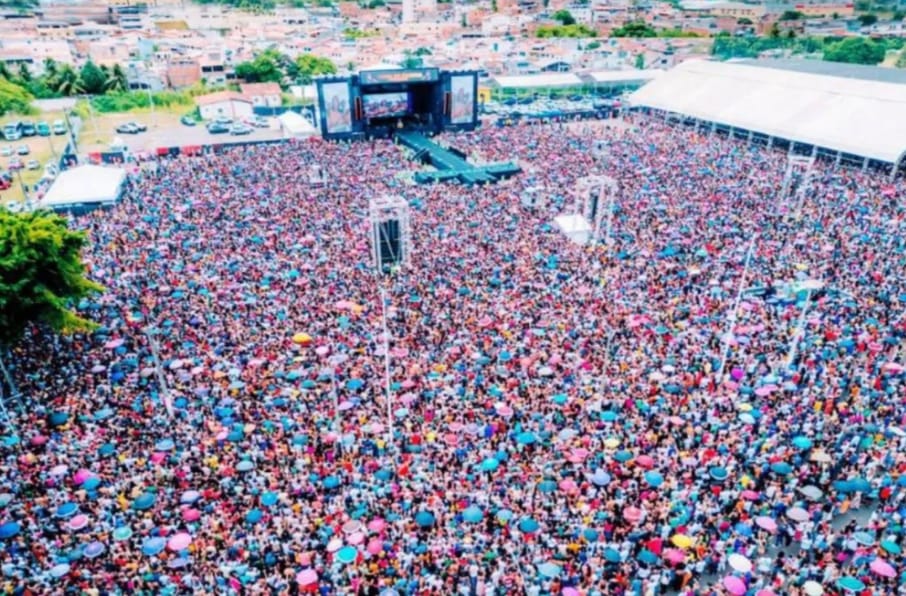 Mais de 120 Mil Pessoas Participam de Encontro Religioso em Salvador com Bispo Bruno Leonardo