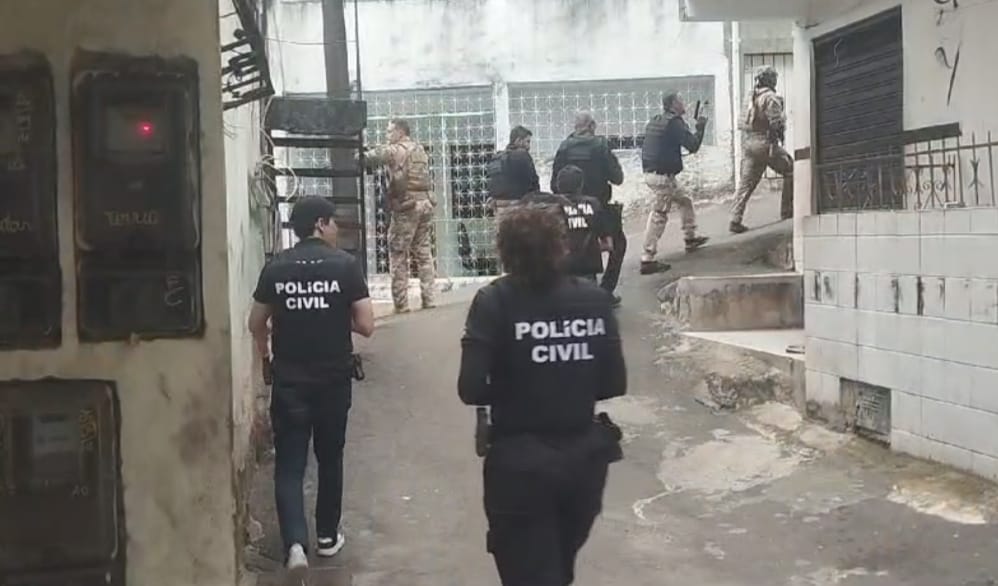 Polícia Civil desativa laboratório de drogas e cumpre mandados durante Operação Proteger