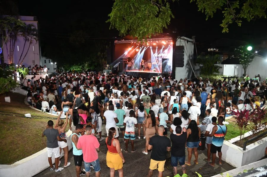 Verão no Pelourinho: Muita música na Praça das Artes