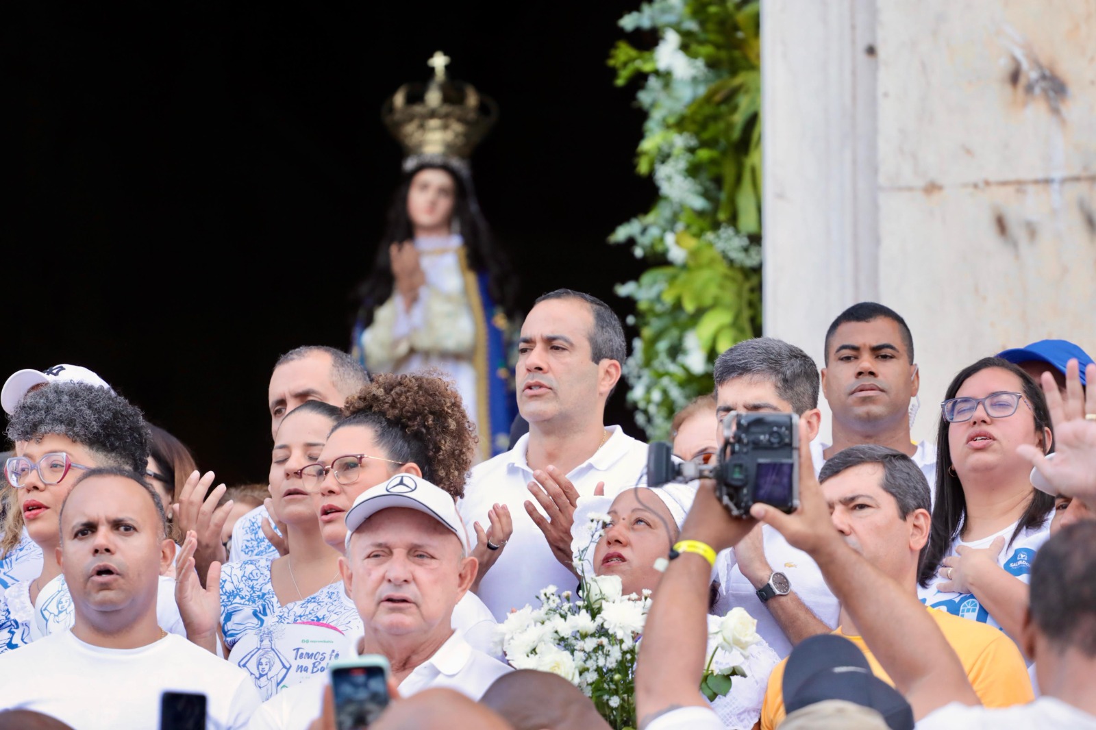 Prefeito Bruno Reis revela desejos para Salvador durante Lavagem do Bonfim