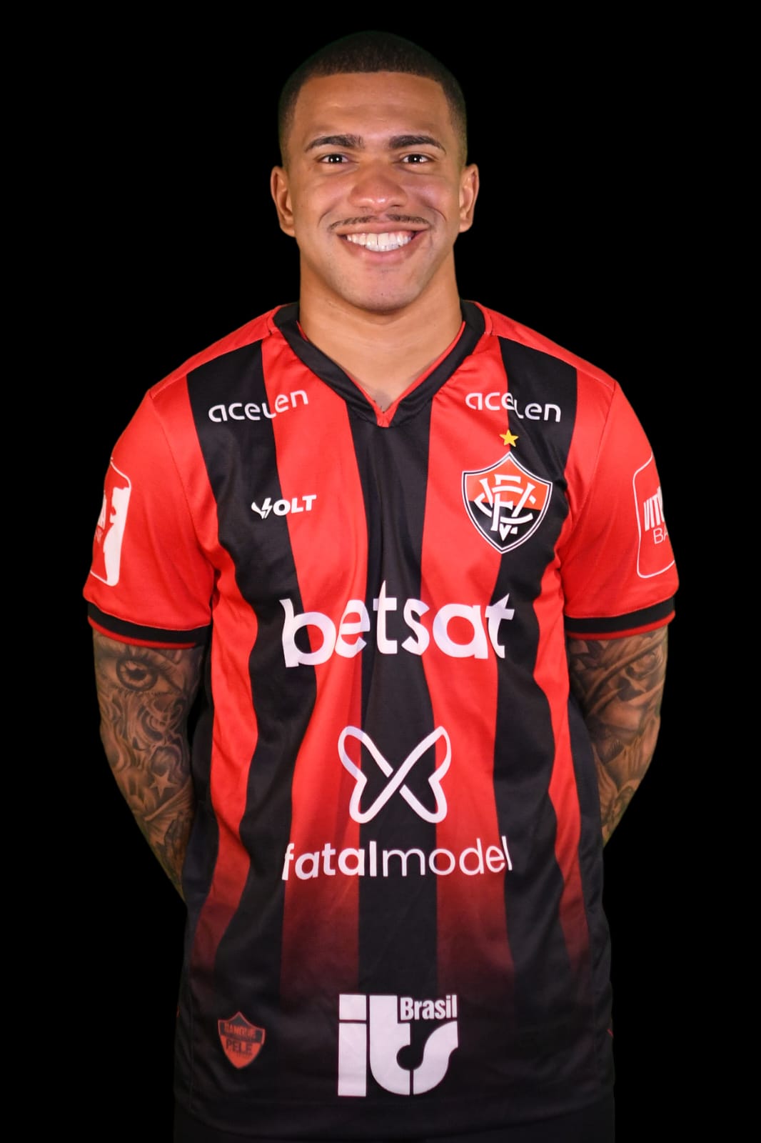 Jornalista afirma que Grêmio comprou lateral do Vitória