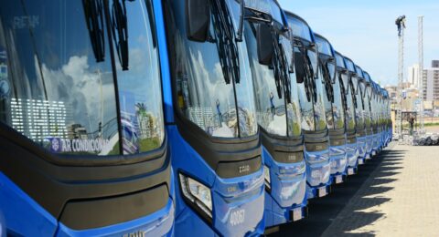 Imagem do post Prefeitura entrega mais 40 ônibus com ar-condicionado e amplia frota com veículos climatizados