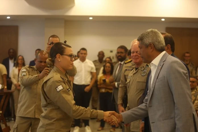 Governador participa de aula inaugural de soldados da PM em Salvador