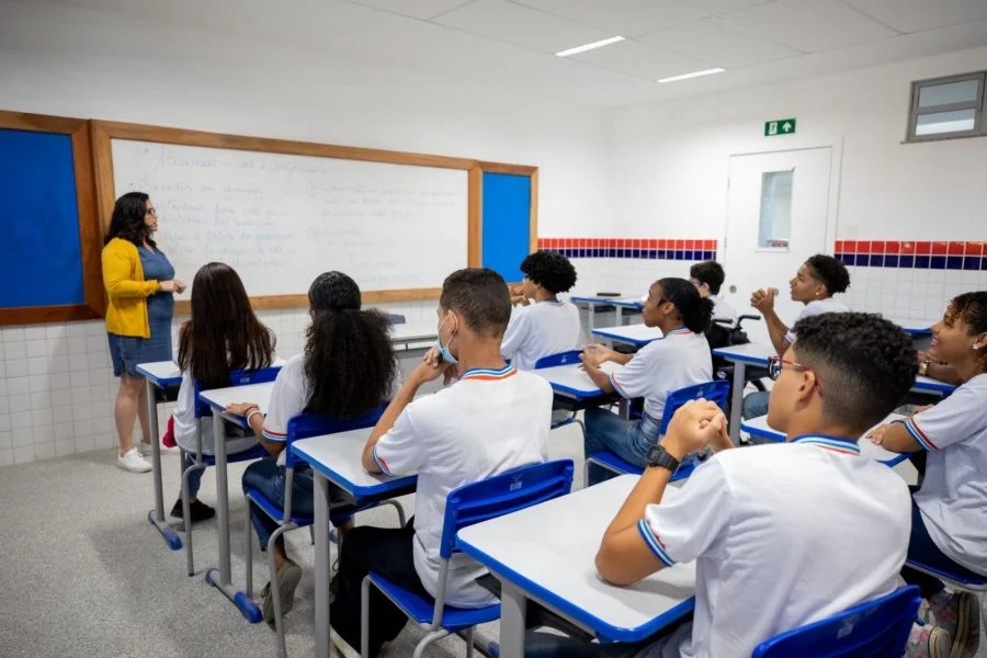 Governo da Bahia Convoca 732 Profissionais para Reforçar a Rede Estadual de Ensino