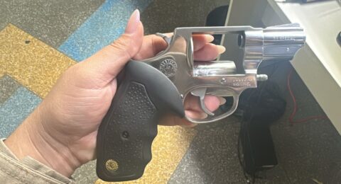 Imagem do post Dupla armada em moto é presa na Otávio Mangabeira