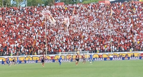 Imagem do post Vitória vence o Jequié e avança à semifinal do Baianão