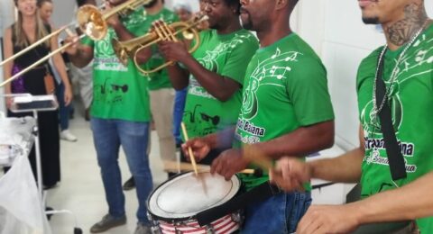 Imagem do post Charangada leva música e emoção aos pacientes do Hospital Clériston Andrade