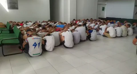 Imagem do post Briga entre torcidas de Fortaleza e Ceará marca chegada para clássico