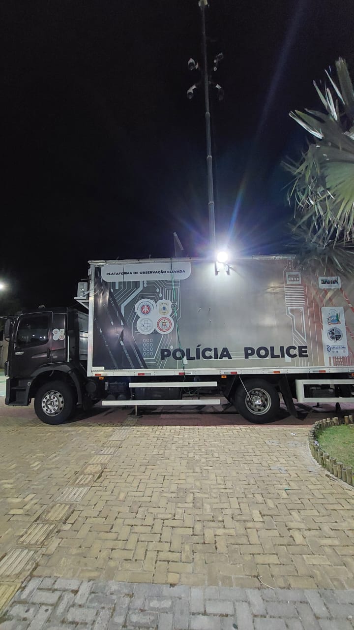 Plataforma de Observação Elevada é utilizada durante o evento Bye Bye Verão 2025 em Vera Cruz