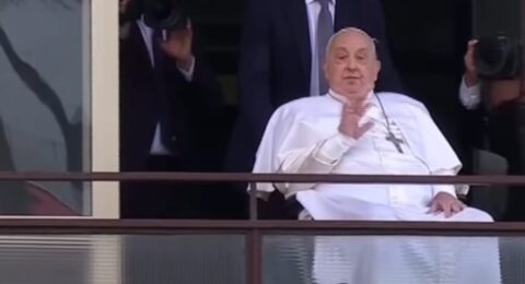 Imagem do post Papa Francisco deixa o hospital após quase 40 dias internado