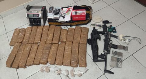 Imagem do post Mais de 23 tabletes de maconha e munições são apreendidos pela PM em Valéria