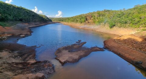 Imagem do post Estiagem leva Embasa a investir em poços e reforçar abastecimento com caminhões-pipa no interior da Bahia