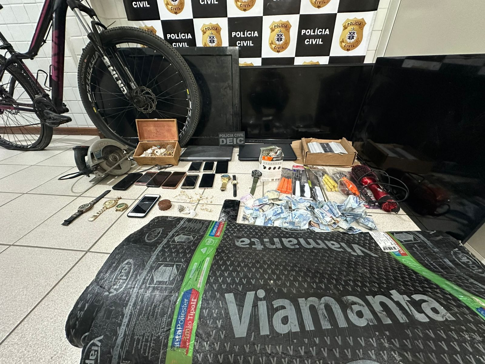 Grupo é preso por furto, receptação e tráfico de drogas
