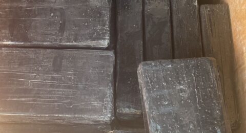 Imagem do post Arma, carregadores, munições e drogas são apreendidos pela PM