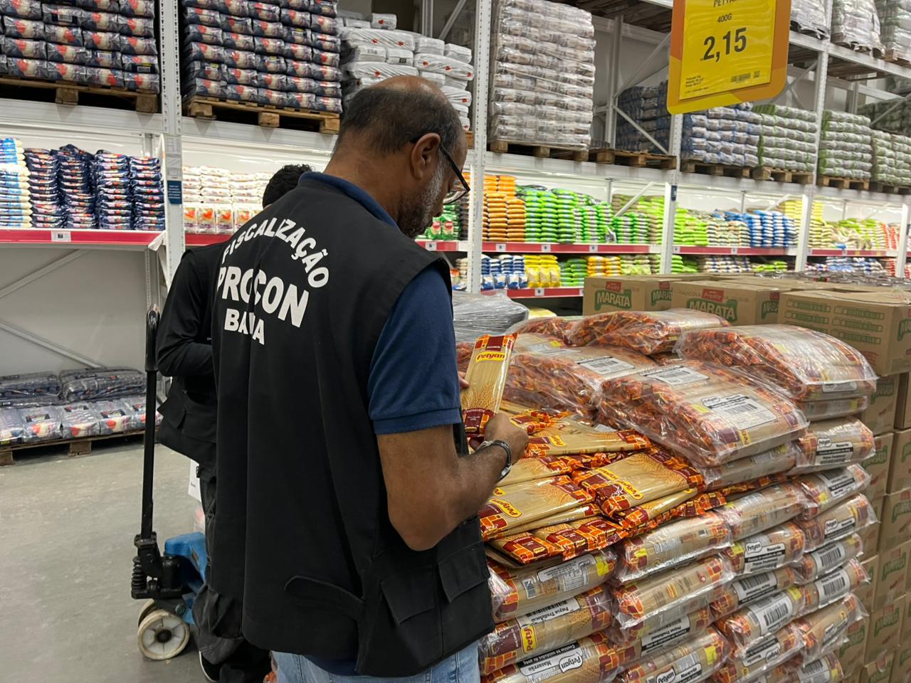 Procon-BA fiscaliza prática de “reduflação” em estabelecimentos comerciais