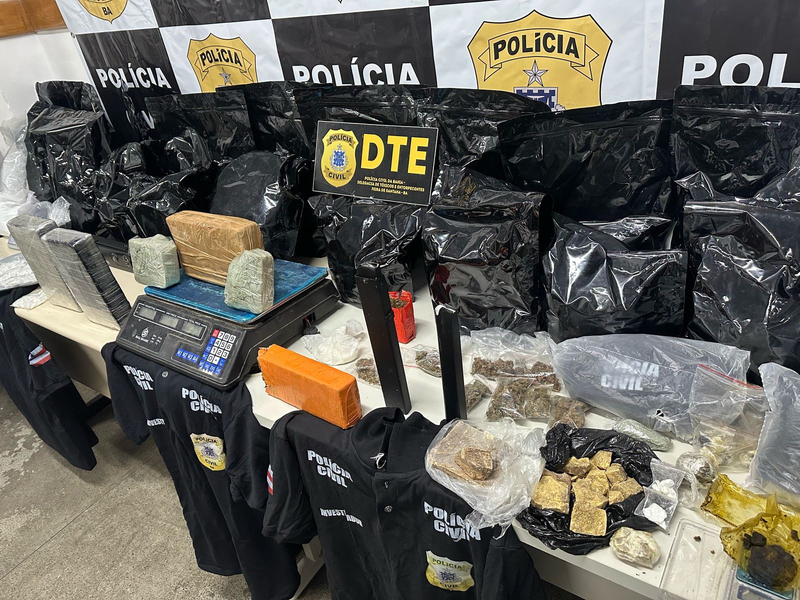 Trinta quilos de drogas são apreendidos pela polícia baiana