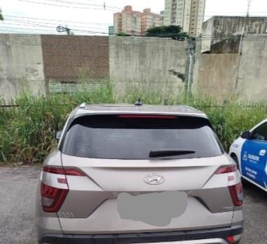 Carro roubado é recuperado pela PM em Lauro de Freitas