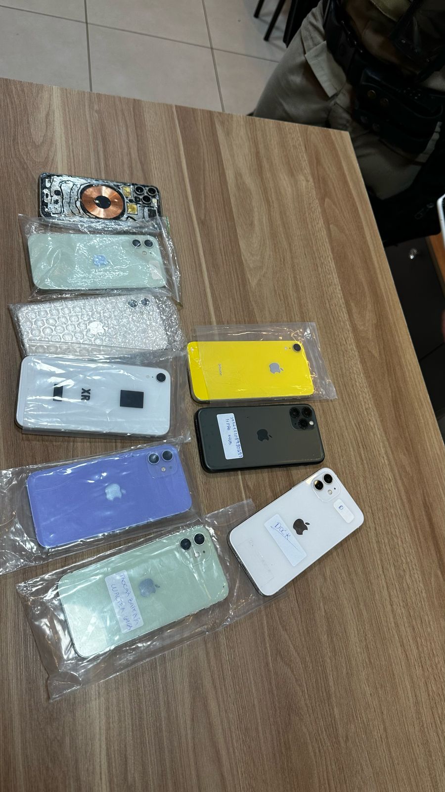PM frustra assalto a loja de celulares no Caminho das Árvores