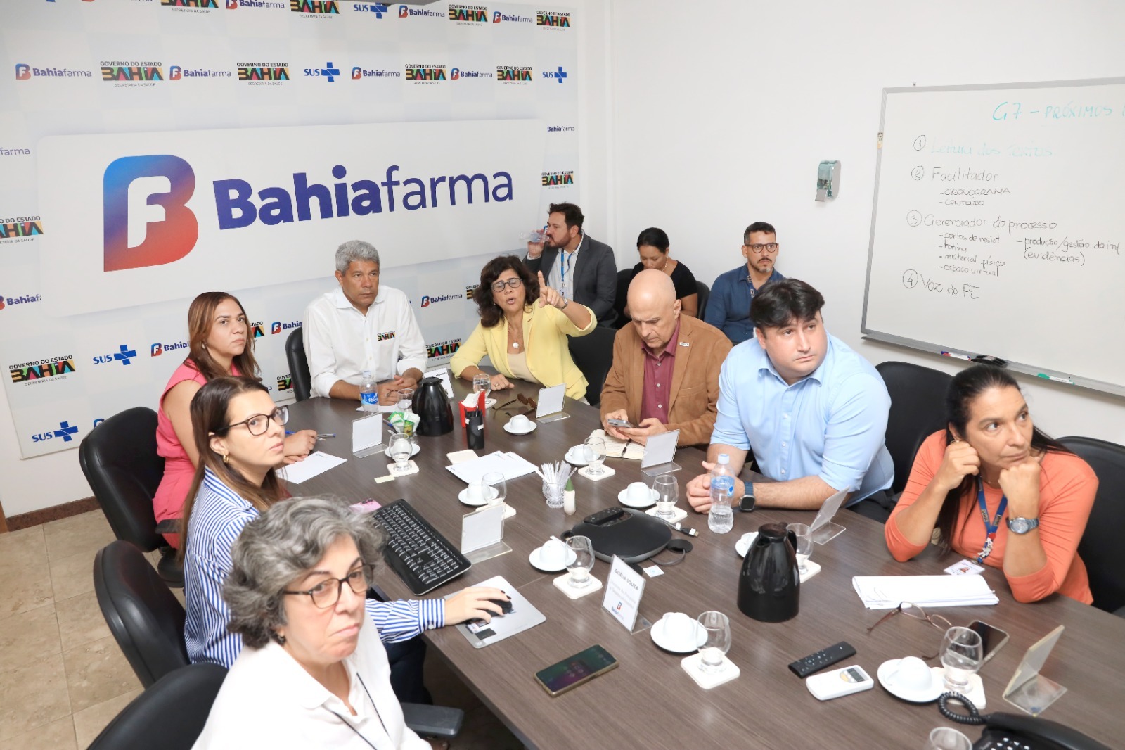 Governador realiza visita técnica à sede da Bahiafarma