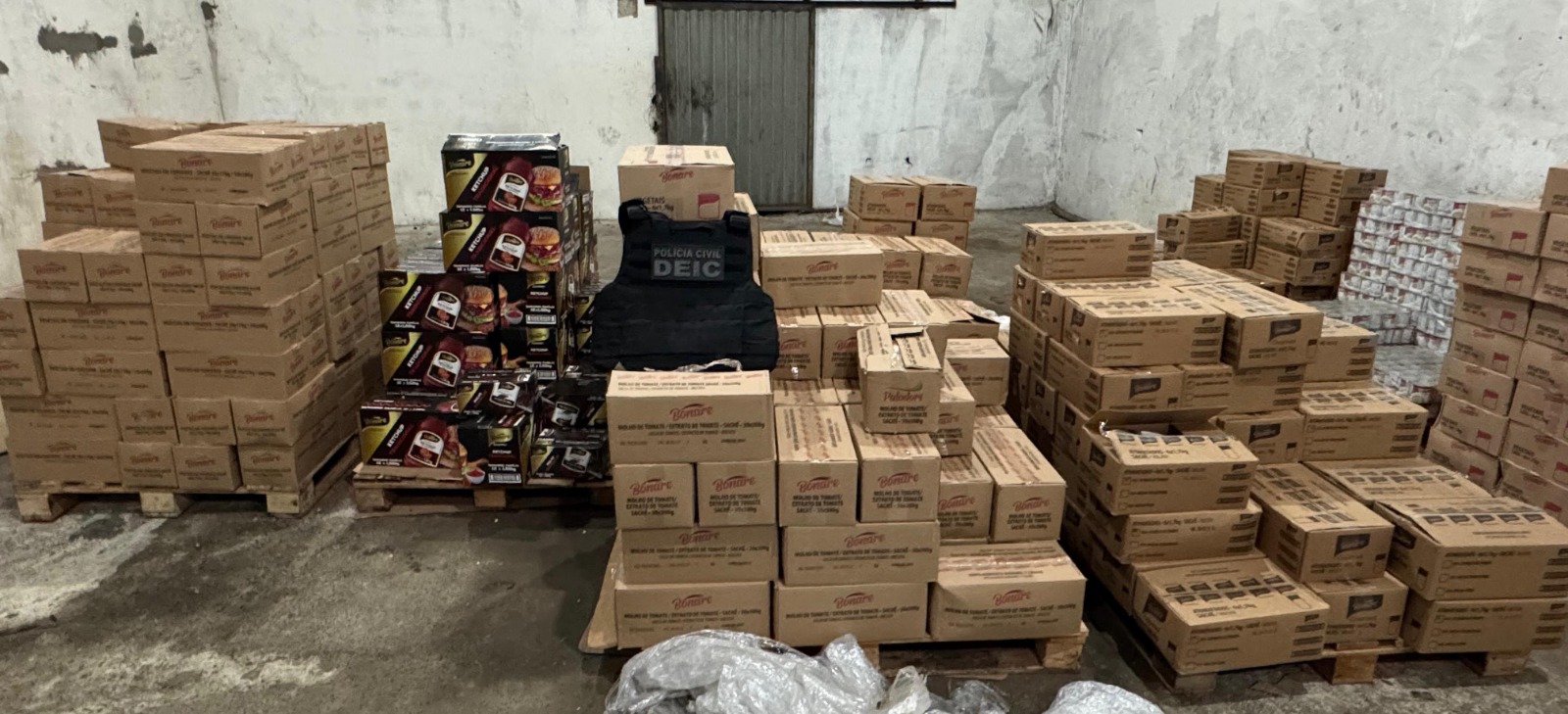 Carga de alimentos com mais de 11 toneladas, avaliada em R$ 80 mil, é recuperada pela Polícia Civil