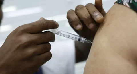 Imagem do post Dia D de vacinação contra gripe mobiliza todo o país neste sábado