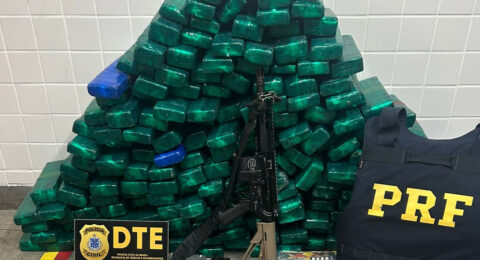 Imagem do post Um fuzil e 132 quilos de drogas são apreendidos em operação conjunta