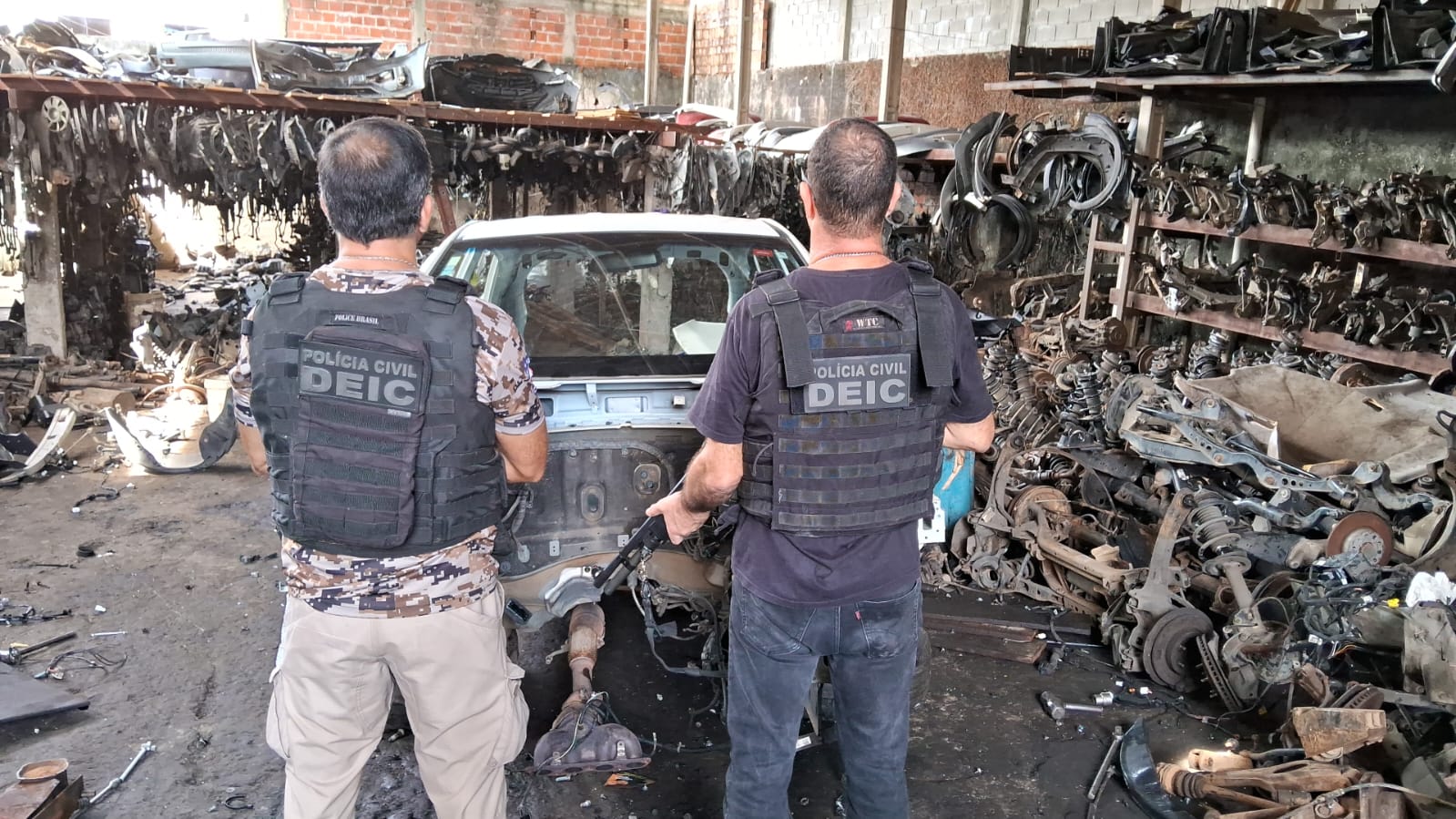 Suspeito é preso em desmanche no Lobato