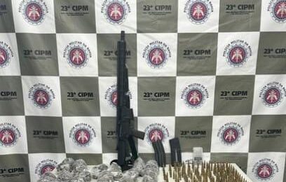 Imagem do post Fuzil e drogas são apreendidos em Tancredo Neves