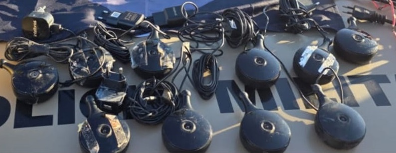 PM remove câmeras clandestinas em Lauro de Freitas