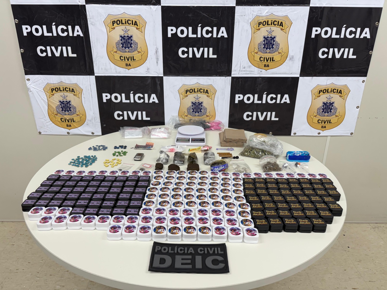 Homem é preso com drogas sintéticas em hotel de Salvador