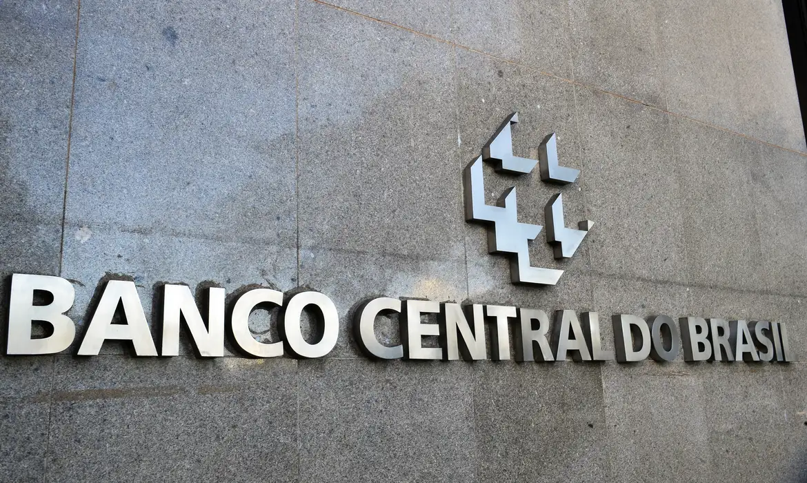 Mercado financeiro reduz previsão da inflação