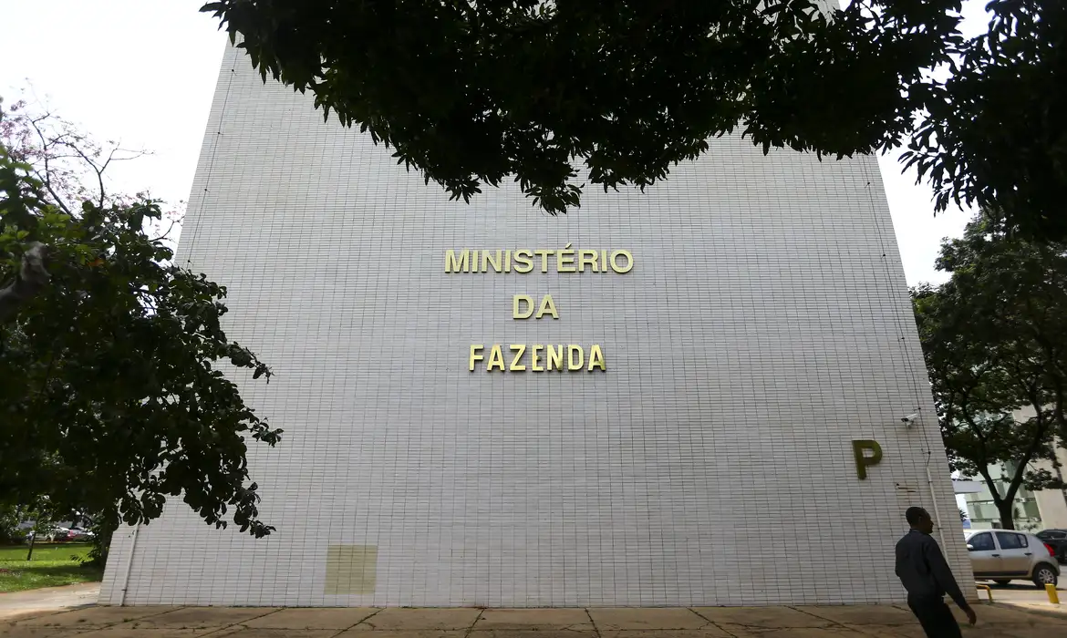 Governo muda regras do IOF e amplia arrecadação. Veja mudanças