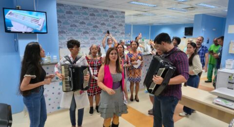 Imagem do post Médicos sanfoneiros levam forró para pacientes do Hospital Roberto Santos