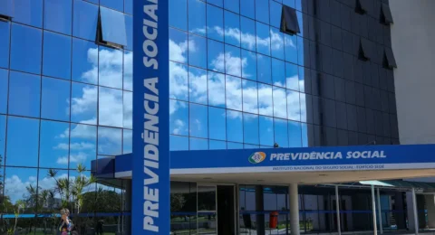 Imagem do post Justiça bloqueia R$ 23,8 milhões de suspeitos de fraude contra INSS